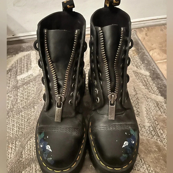 Dr. Martens Sinclair Floral Boots - Picture 2 of 7